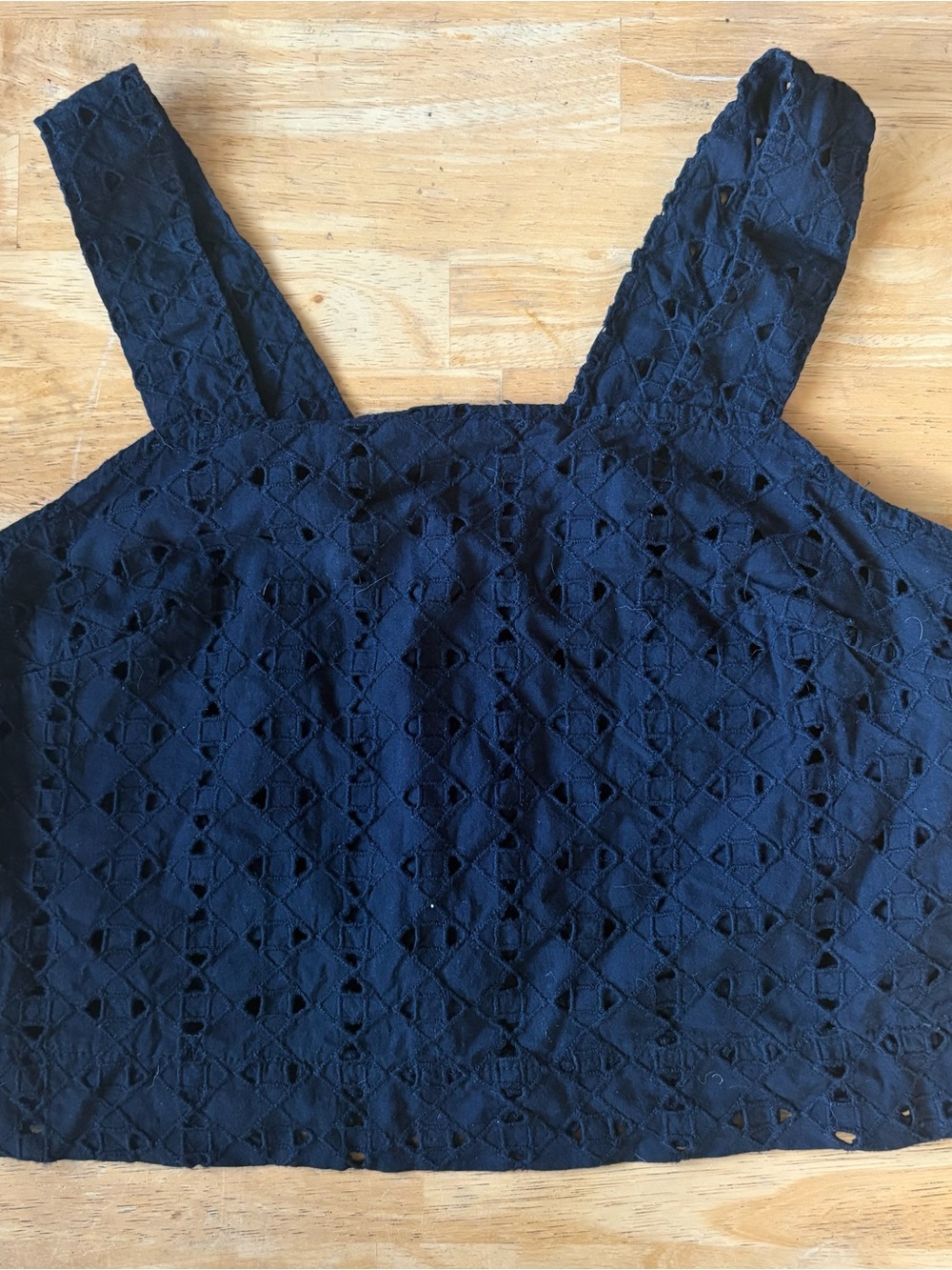 *VINTAGE 100% Cotton* Black Crop Top